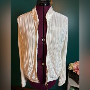 S. Levine Elegant White Pleated Jacket